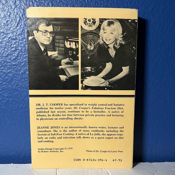 The Fabulous Fructose Recipe Cook Book Paperback – January 1, 1979 - Picture 2 of 8